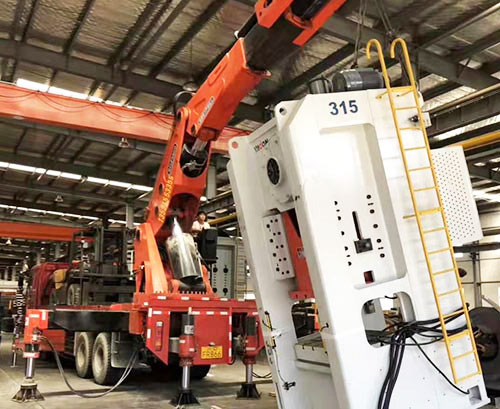 沭阳县附近随车吊出租，轻松解决运输难题